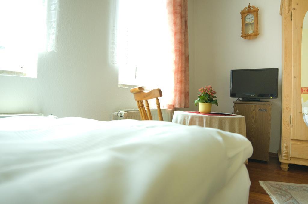 Pension Am Alten Markt Halle  Δωμάτιο φωτογραφία