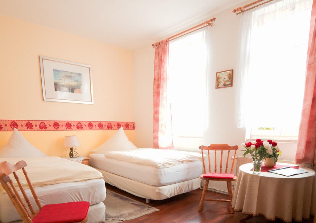 Pension Am Alten Markt Halle  Δωμάτιο φωτογραφία